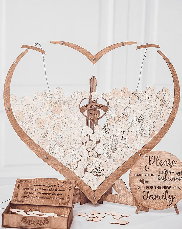 Elegant hartvormig houten gastenboek met verfijnde details; ideale decoratie en blijvende herinnering aan speciale momenten.