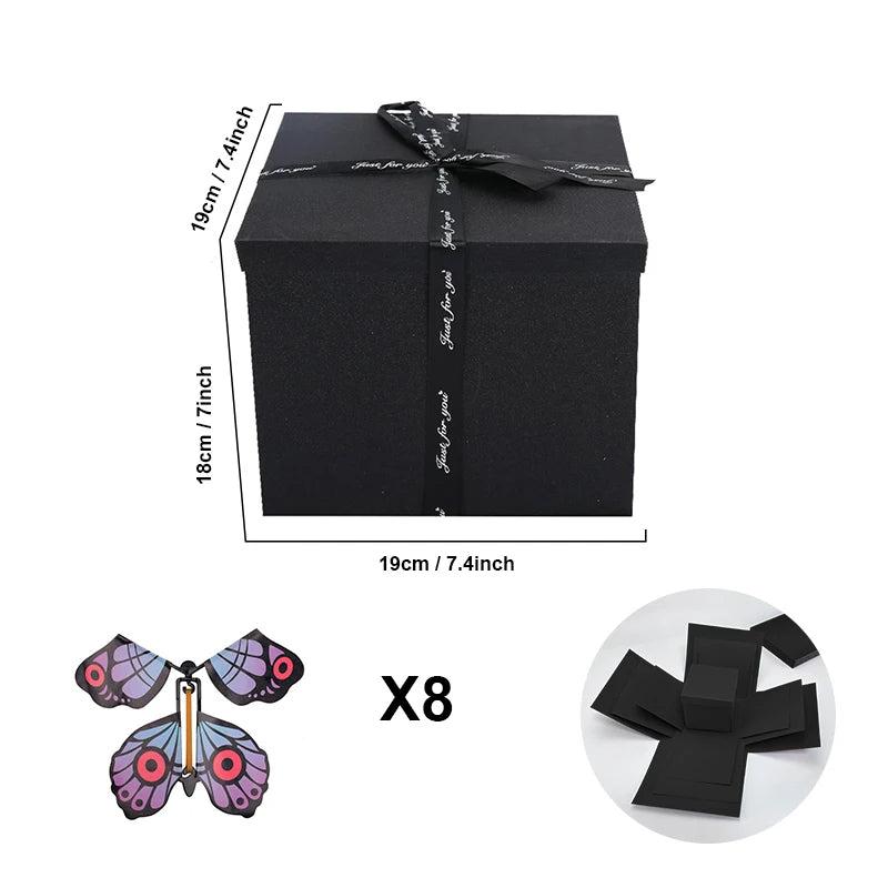 Stapel explosieboxen, klaar om te personaliseren als creatieve fotodoos of cadeaubox.