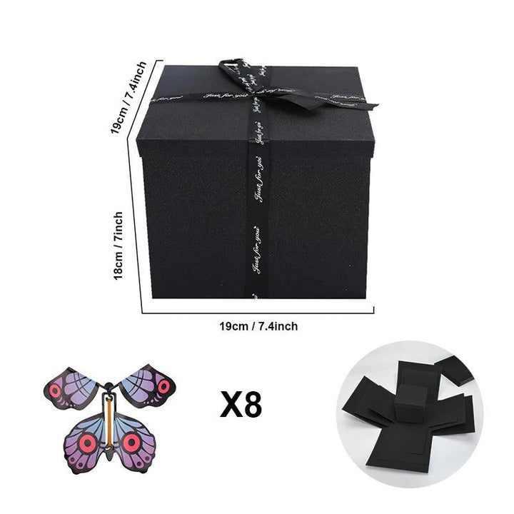 Stapel explosieboxen, klaar om te personaliseren als creatieve fotodoos of cadeaubox.