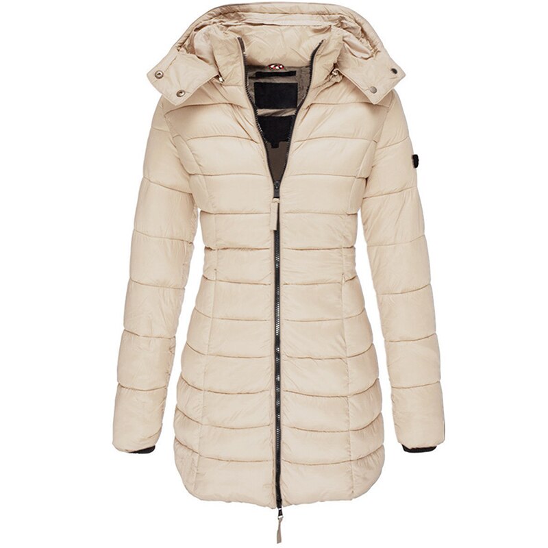 Rugzicht van de warme dames donsjack met capuchon, ideaal voor herfst- en wintermode. Comfortabel en elegant.