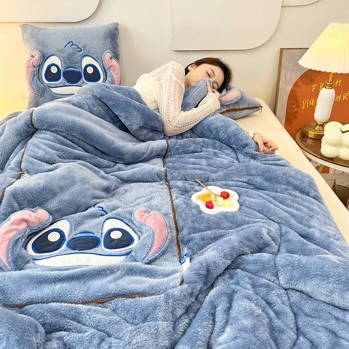 Zachte fluwelen deken- en kussenset. Ultiem comfort voor thuis, heerlijk warm en gezellig.