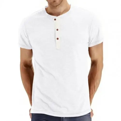 Wit heren T-shirt van zacht katoen, ideaal voor zomerkleding. Comfortabele pasvorm, basic en modern.