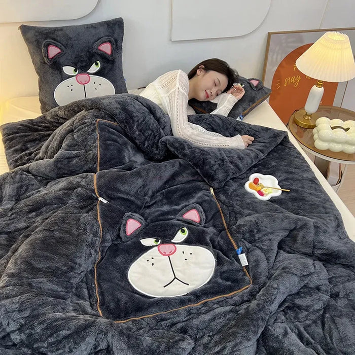 Zachte fluwelen deken en kussenset. Veelzijdig en comfortabel, perfect voor woonkamer of slaapkamer.