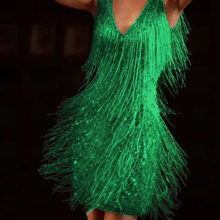 Dames sprankelende pailletten mini jurk met kwastjes; de ultieme glamour cocktailjurk voor elke gelegenheid.