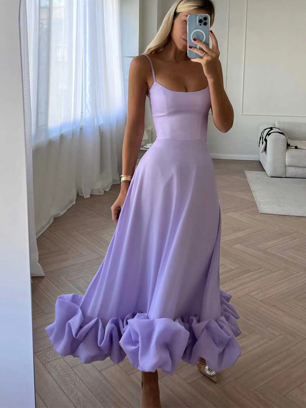 Dames elegante midi avondjurk met ruches; een prachtige galajurk of feestjurk voor speciale gelegenheden.