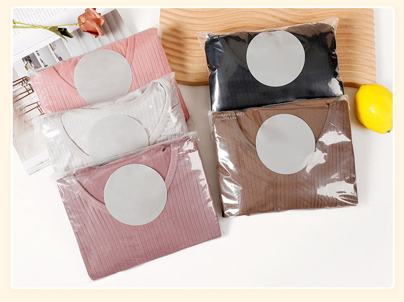 Ademende thermokleding set voor vrouwen, warmte en comfort voor de hele dag.
