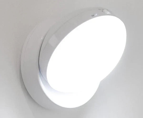 Draadloze LED nachtlamp met bewegingssensor. Ideaal voor sfeervolle en veilige verlichting in huis.