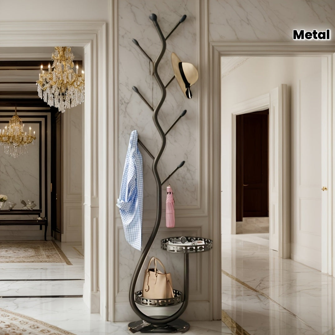 Stijlvolle BranchLine design kapstok van zwart metaal. Staand model, perfect voor modern interieur en slim opbergen.