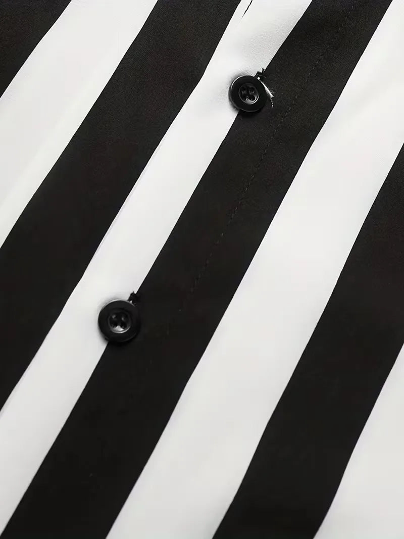 Zomerfit heren overhemd, korte mouw, met elegante verticale strepen. Comfortabele regular fit voor een stijlvolle look.
