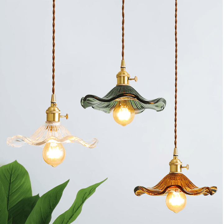 Hibiscus hanglamp, sfeervolle glazen plafondlamp met messing afwerking. Moderne E27 interieur verlichting.