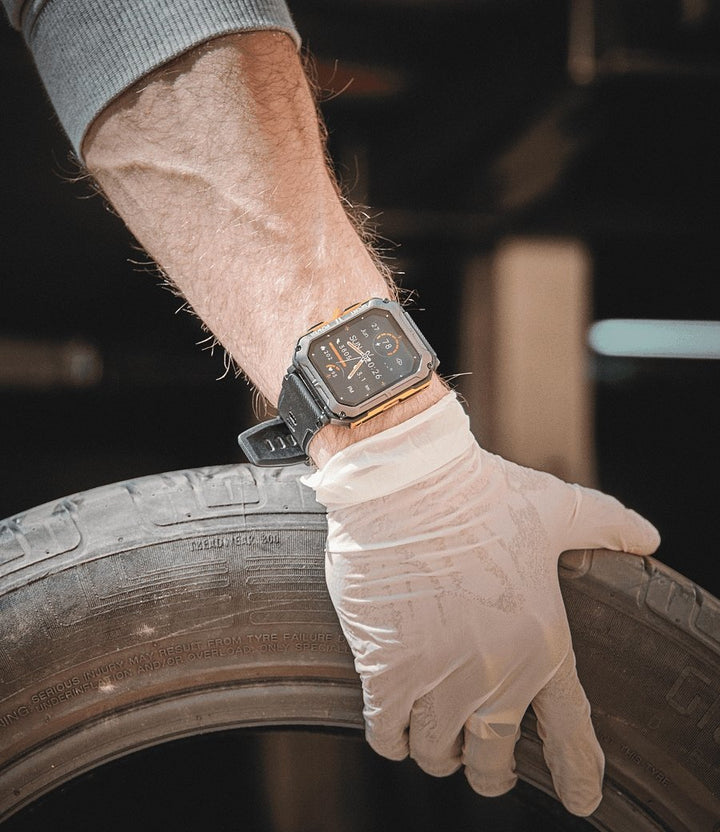 Multifunctionele heren smartwatch met gezondheidstracker, perfect voor sportieve mannen. Robuust ontwerp.