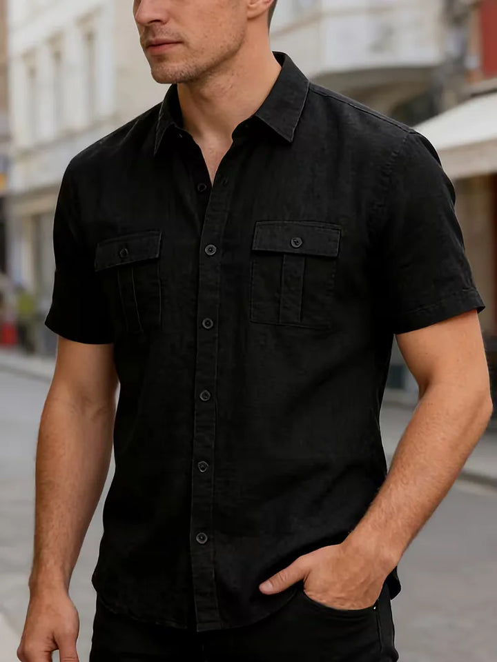 Heren button-up overhemd korte mouw, linnen, perfect voor een zomerse look.