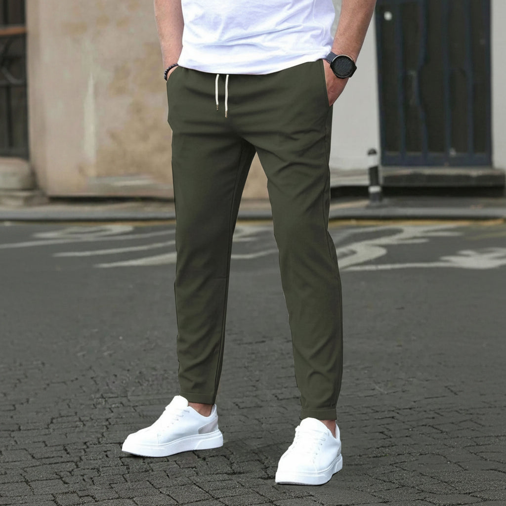 Heren casual broek met rechte pijpen van polyester, comfortabel voor dagelijks gebruik.