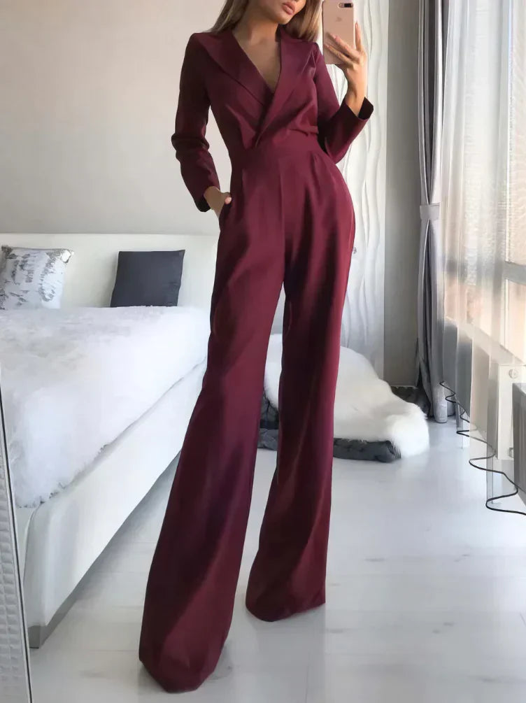 Modieuze zwarte jumpsuit voor dames met lange mouwen, ideaal voor een stijlvolle en comfortabele look.