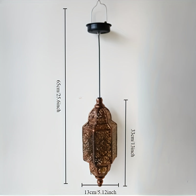 Decoratieve Marokkaanse lantaarn op zonne-energie, sfeervolle LED verlichting voor elke tuin.