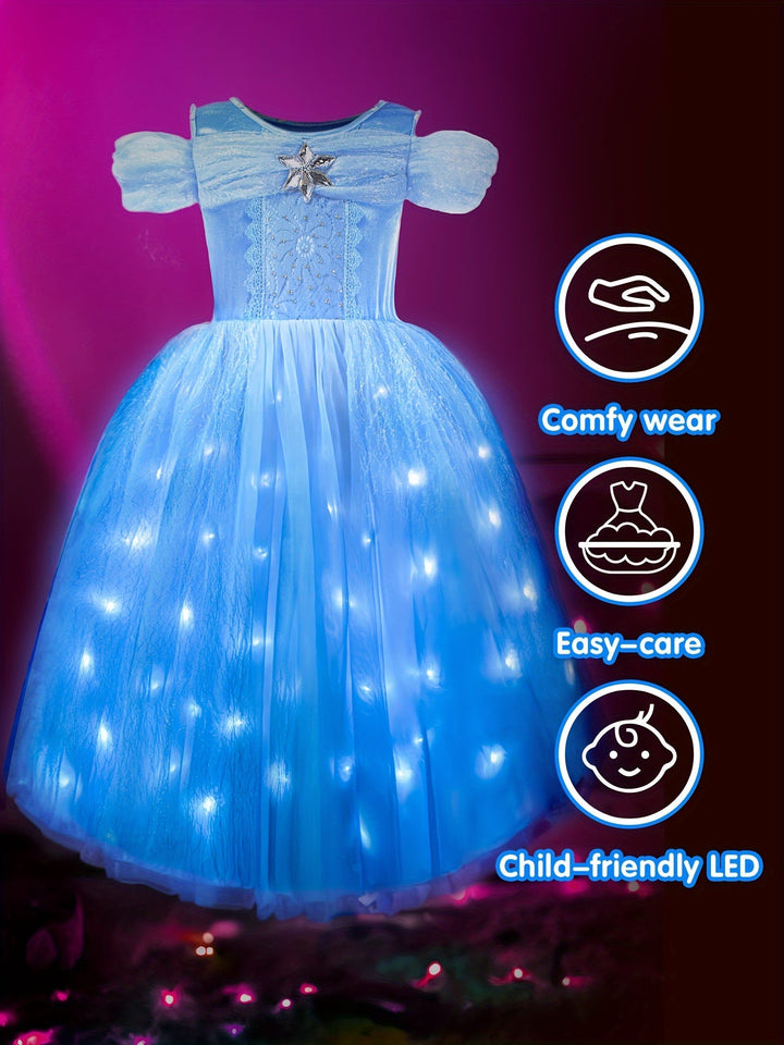 Glinsterende meisjesjurk met geïntegreerde LED-verlichting in de meerlagige tule rok, creëert een magische look.