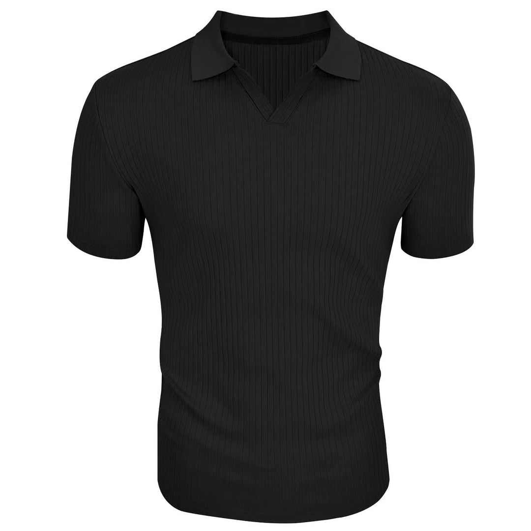 Hoogwaardig heren poloshirt met verfijnde textuur en slimfit pasvorm. Essentieel voor smart casual zomerse herenmode.