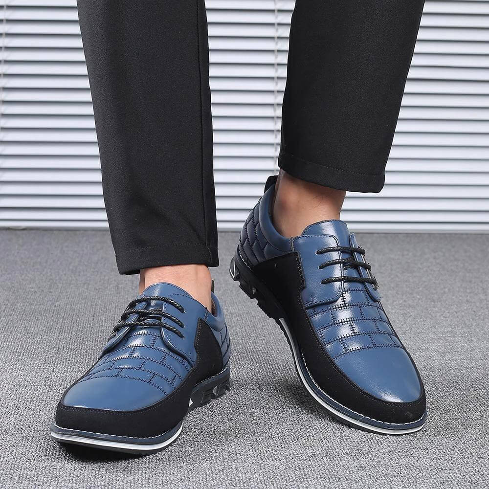 Gedetailleerd vooraanzicht van de stijlvolle heren hybride schoenen.