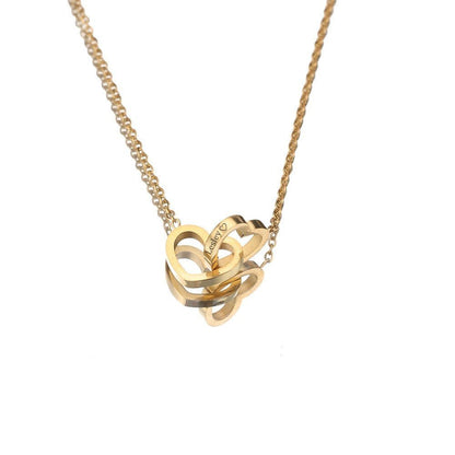 Eeuwige Roos Box met echte geconserveerde roos en gepersonaliseerde ketting, verfijnde details; symboliseert eeuwige liefde.