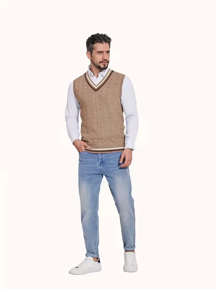 Casual heren mouwloos vest met V-hals en duidelijk kabelpatroon, ideaal voor dagelijks comfort.