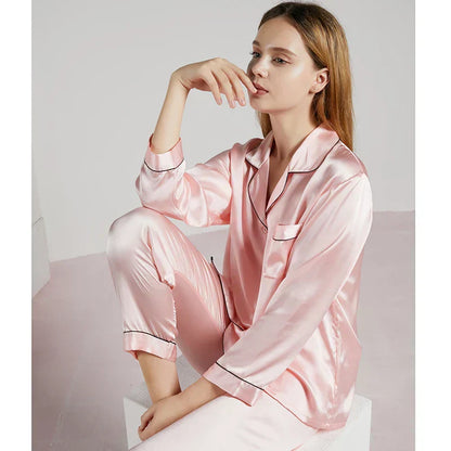 "Elegant Celeste Zijden Dames Pyjama, 100% zijde, tijdloze stijl, luxe nachtmode in delicate ivoorkleur met satijnen afwerkin