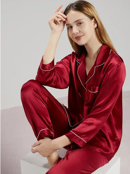 "Elegant Celeste Zijden Dames Pyjama, 100% zijde, tijdloze stijl, luxe nachtmode in delicate ivoorkleur met satijnen afwerkin