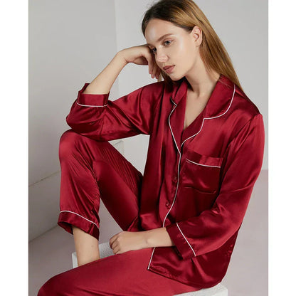 "Elegant Celeste Zijden Dames Pyjama, 100% zijde, tijdloze stijl, luxe nachtmode in delicate ivoorkleur met satijnen afwerkin