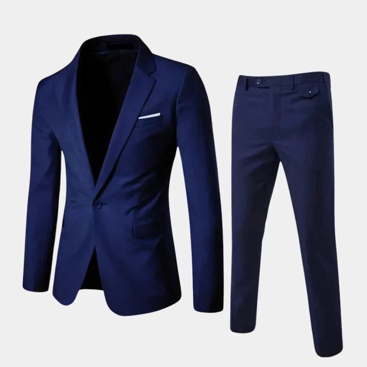 Modern tweedelig herenpak in klassieke kleur, met stijlvolle blazer en pantalon voor een elegante uitstraling.