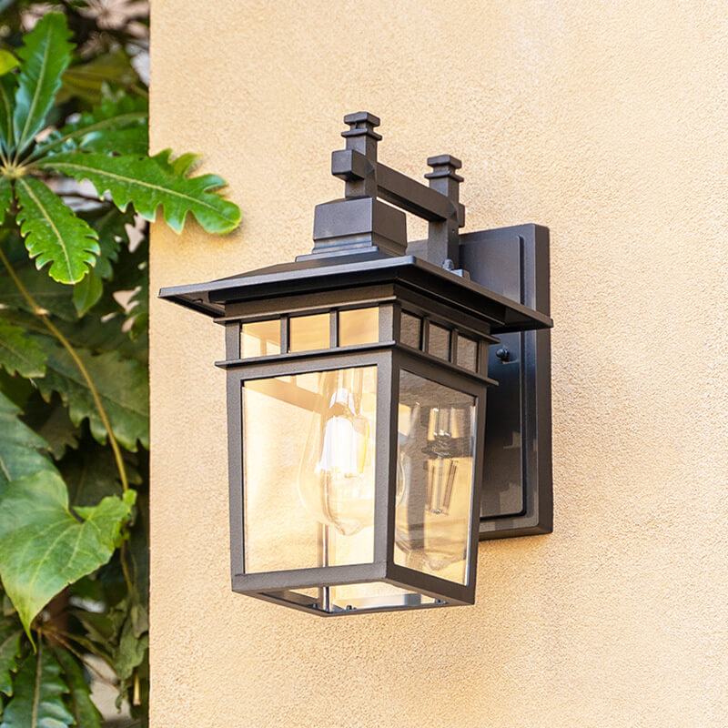 Waterdichte lantaarn wandlamp. Eenvoudig te monteren voor veilige tuin- en terrasverlichting.