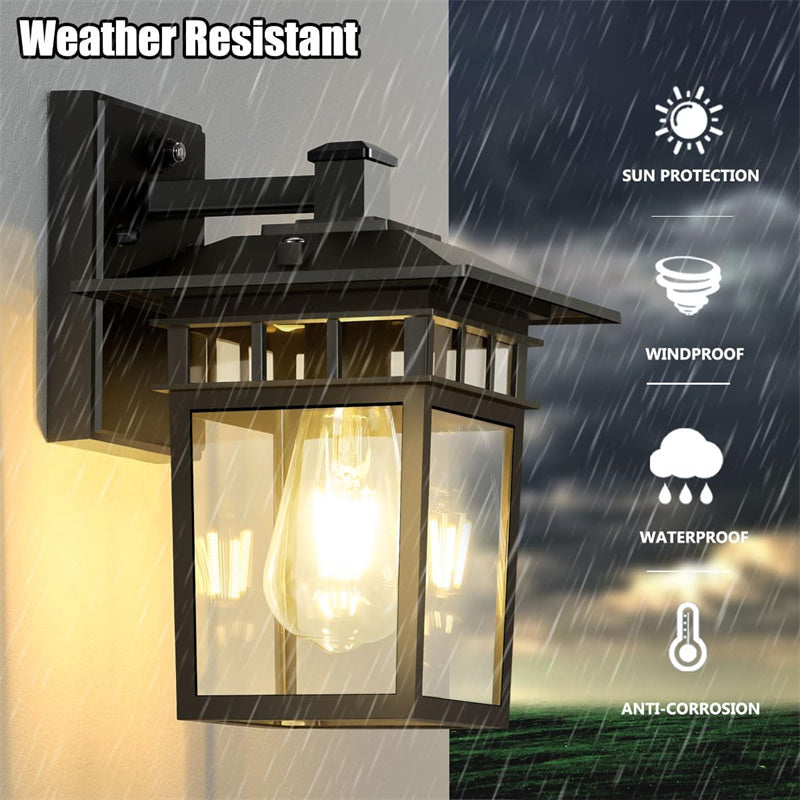 Zwarte robuuste buitenlamp, IP44 wandlantaarn voor een sfeervolle entree of tuinpad.