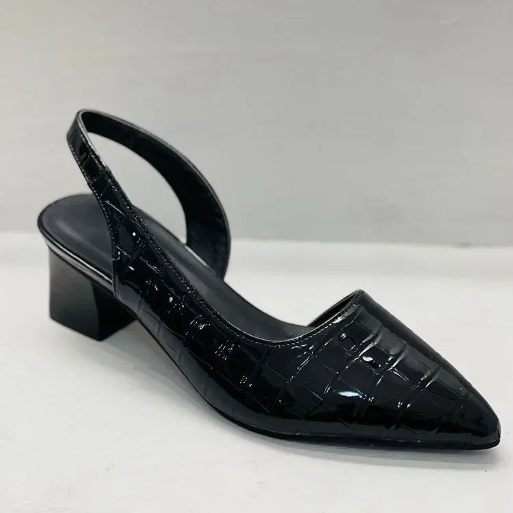 Elegant zwarte slingback pumps met croco-design, puntige neus en blokhak. Chique damesschoenen voor elke gelegenheid.