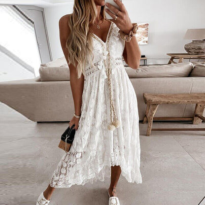 "Elegante boho-jurk voor vrouwen met romantisch borduurwerk, luchtig materiaal en speelse details, perfect voor zomeravonden.