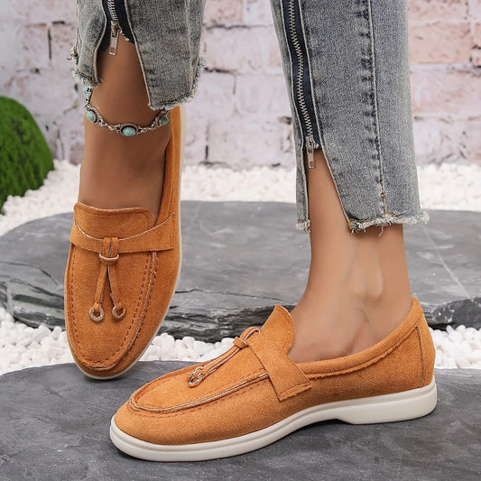 Elegante comfortabele dames loafers in beige, bruin en zwart, perfect voor veelzijdige elegante stijl en luxueus comfort.