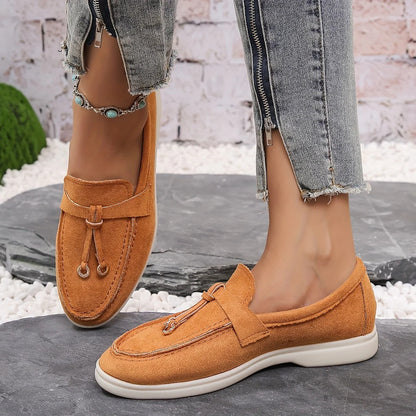 Elegante comfortabele dames loafers in beige, bruin en zwart, perfect voor veelzijdige elegante stijl en luxueus comfort.