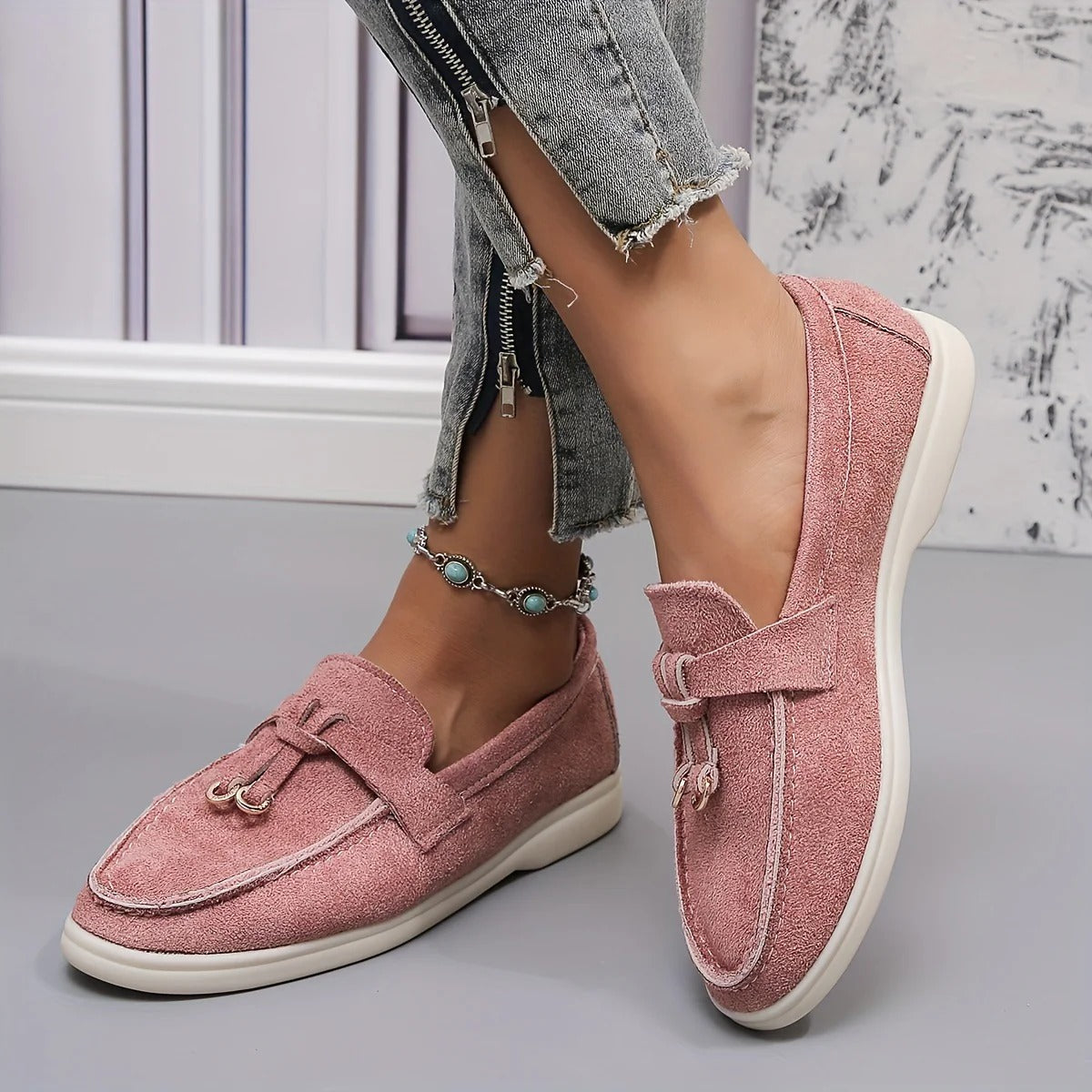 Elegante comfortabele dames loafers in beige, bruin en zwart, perfect voor veelzijdige elegante stijl en luxueus comfort.