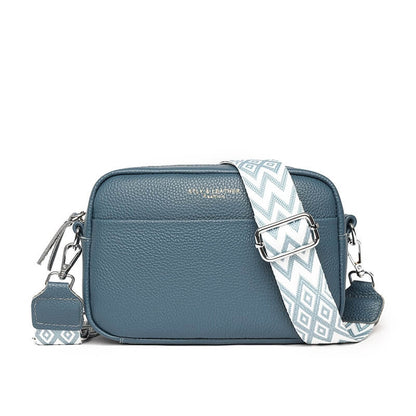 "Elegante compacte schoudertas van vegan leer, 22x15x8 cm, beschikbaar in beige, blauw, groen, khaki, zwart voor dames."