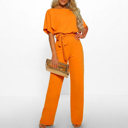 "Elegante dames jumpsuit met brede pijpen, korte mouwen en riem, ideaal voor zowel formele als casual gelegenheden."