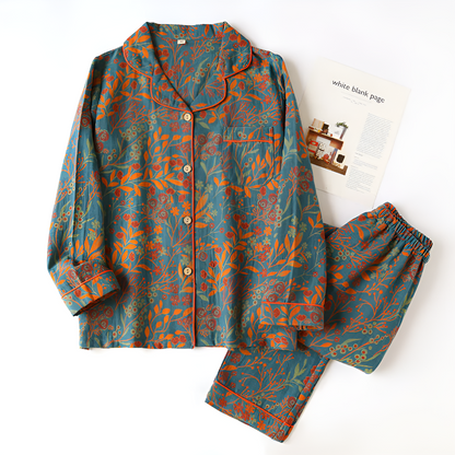 "Elegante dames loungewear set met grijs bloemenpatroon, comfortabel huispak voor ultiem thuiscomfort in alle seizoenen."