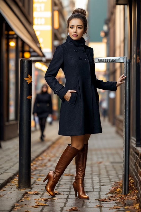 Elegante dames wollen winterjas, warm en stijlvol, met praktische zijzakken en tijdloze snit. Perfect voor koude maanden.
