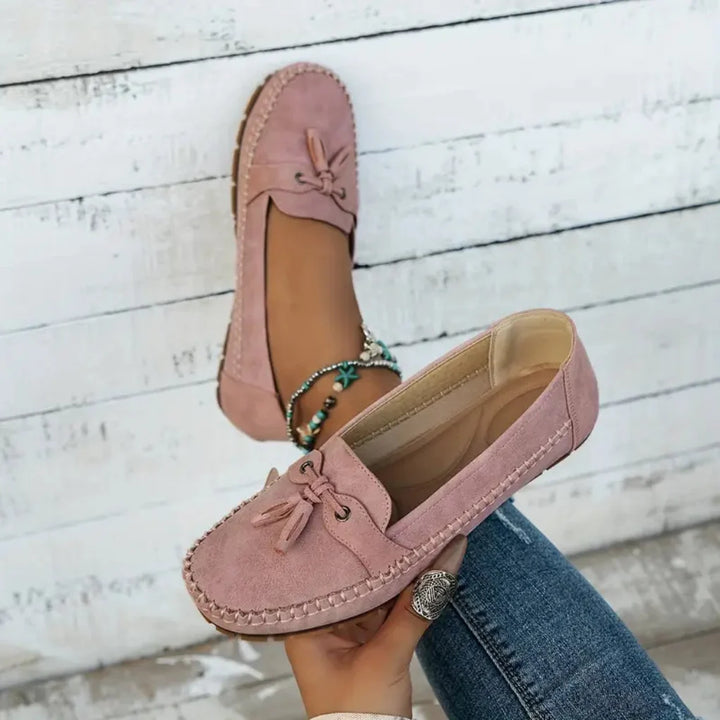 Khaki klassieke dames instappers, comfortabele mocassins, perfect voor een elegante look.