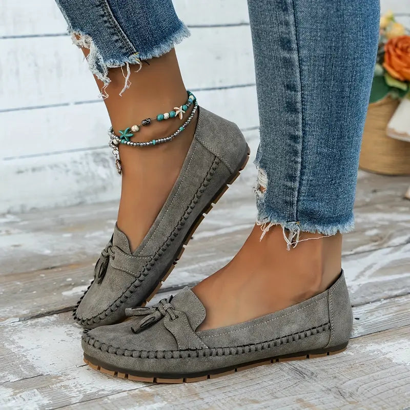 Khaki klassieke dames mocassins, comfortabele casual instappers, tijdloos design.