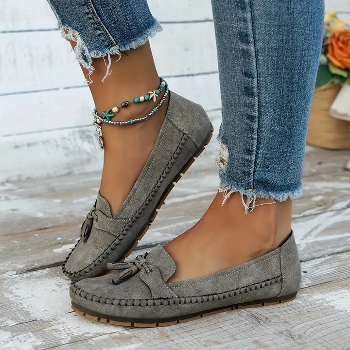 Khaki klassieke dames mocassins, comfortabele casual instappers, tijdloos design.