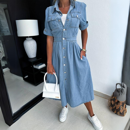 Elegante denim jurk voor dames met comfortabele pasvorm, stijlvolle snit, ideaal voor elke gelegenheid en modieus gebruik.