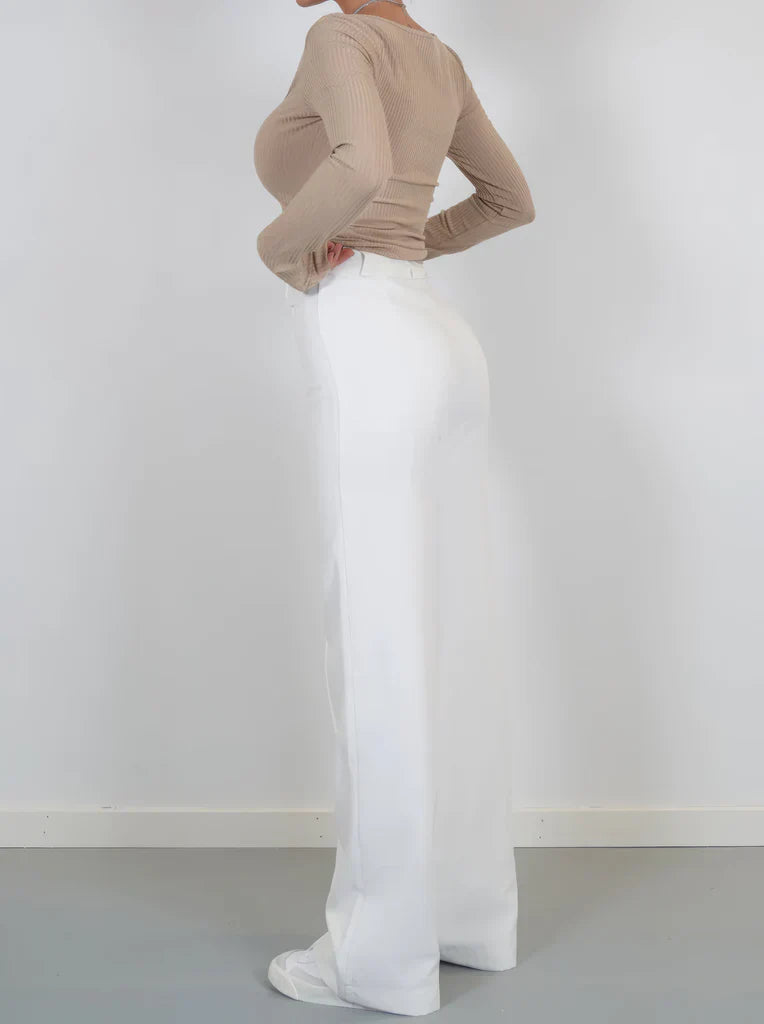 "Elegante grijze damesbroek met slim-fit en wijde pijpen van duurzame polyester voor zowel casual als formele looks."