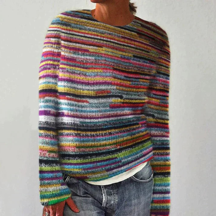 "Elegante groene wollen trui voor dames met klassieke snit, zacht en comfortabel voor koude dagen, perfect te combineren."