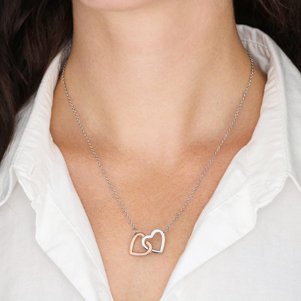 Elegante harten ketting in witgoud en rosé goud met zirkonia, verstelbaar, perfect cadeau voor dochter, symboliseert liefde.
