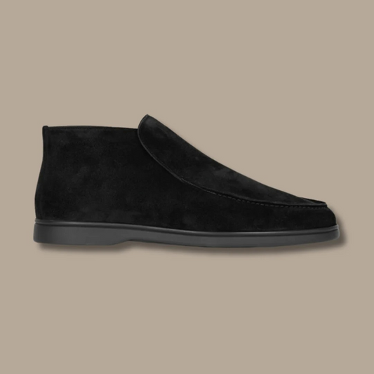 "Elegante heren suède loafers, bruin, duurzame en comfortabele pasvorm, tijdloze stijl voor elk seizoen, close-up aanzicht."