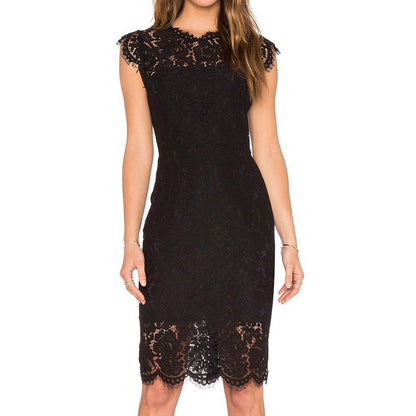 Elegante kanten midi feestjurk, flatterend silhouet, zachte stof, ideaal voor bruilofts- en avondgelegenheden.