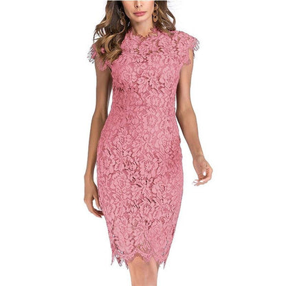 Elegante kanten midi feestjurk, flatterend silhouet, zachte stof, ideaal voor bruilofts- en avondgelegenheden.