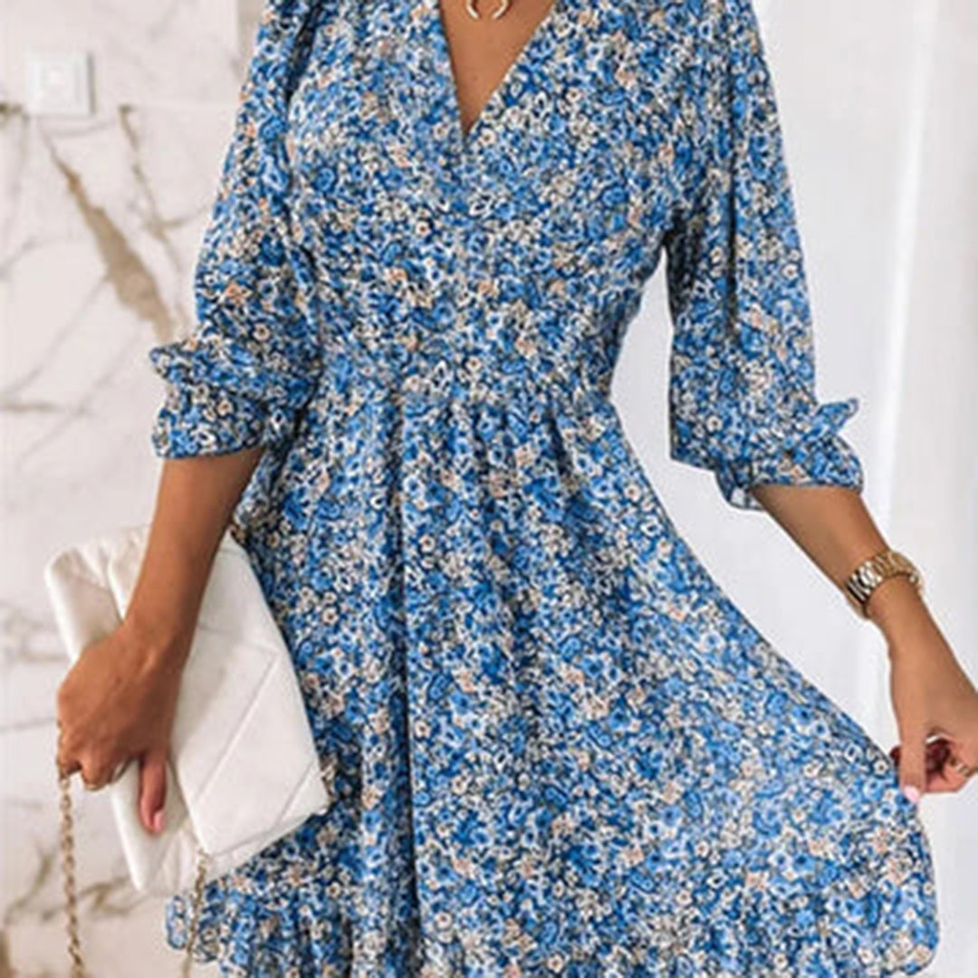 "Elegante midi zomerjurk voor dames met korte mouwen en V-hals, beschikbaar in roze, blauw en groen."